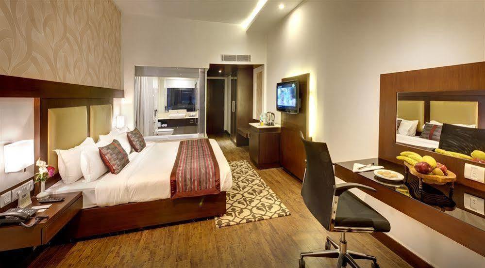 Hotel Hindusthan International, Varanasi Bagian luar foto